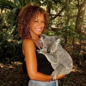 Meet your Posher, Dionne